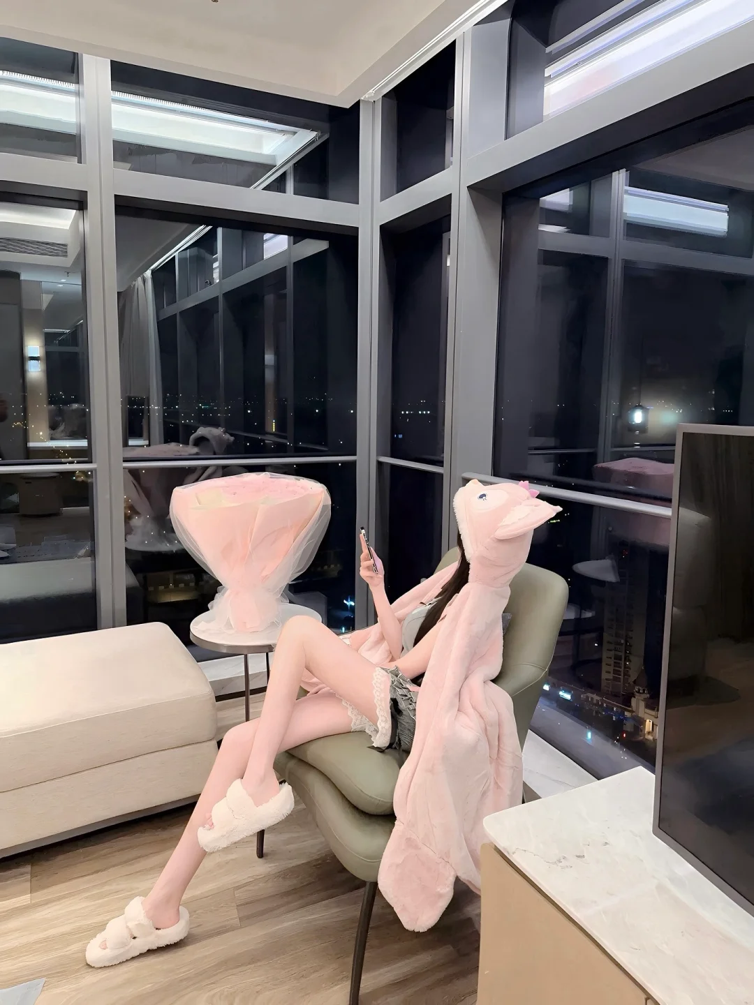 人总是喜欢反季节的东西 就像幸福后知后觉