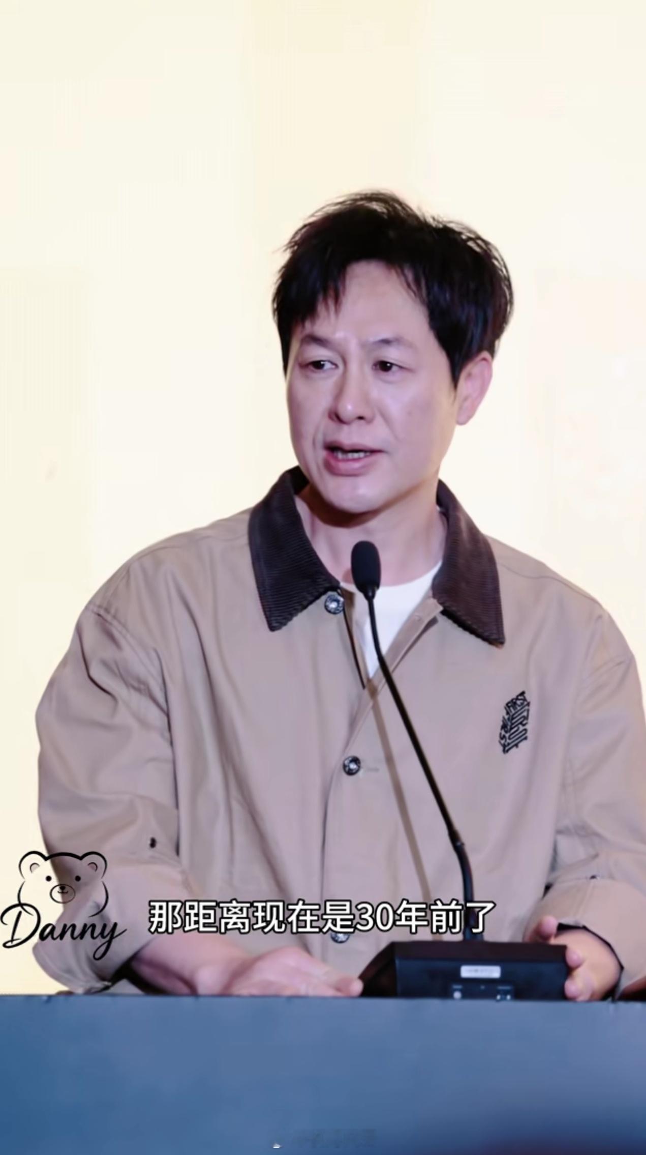 原来张颂文第一次与青海结缘是30年前，那会他还是一个青春帅气但木有名气的导游（当