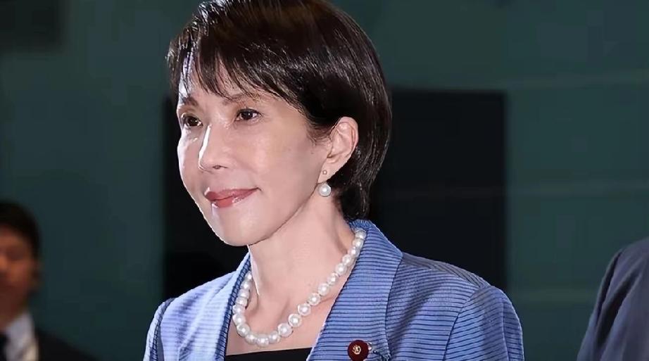 不到24小时，从严厉警告到海上对峙，这次节奏快得让人屏住呼吸。
日本那边看来是真