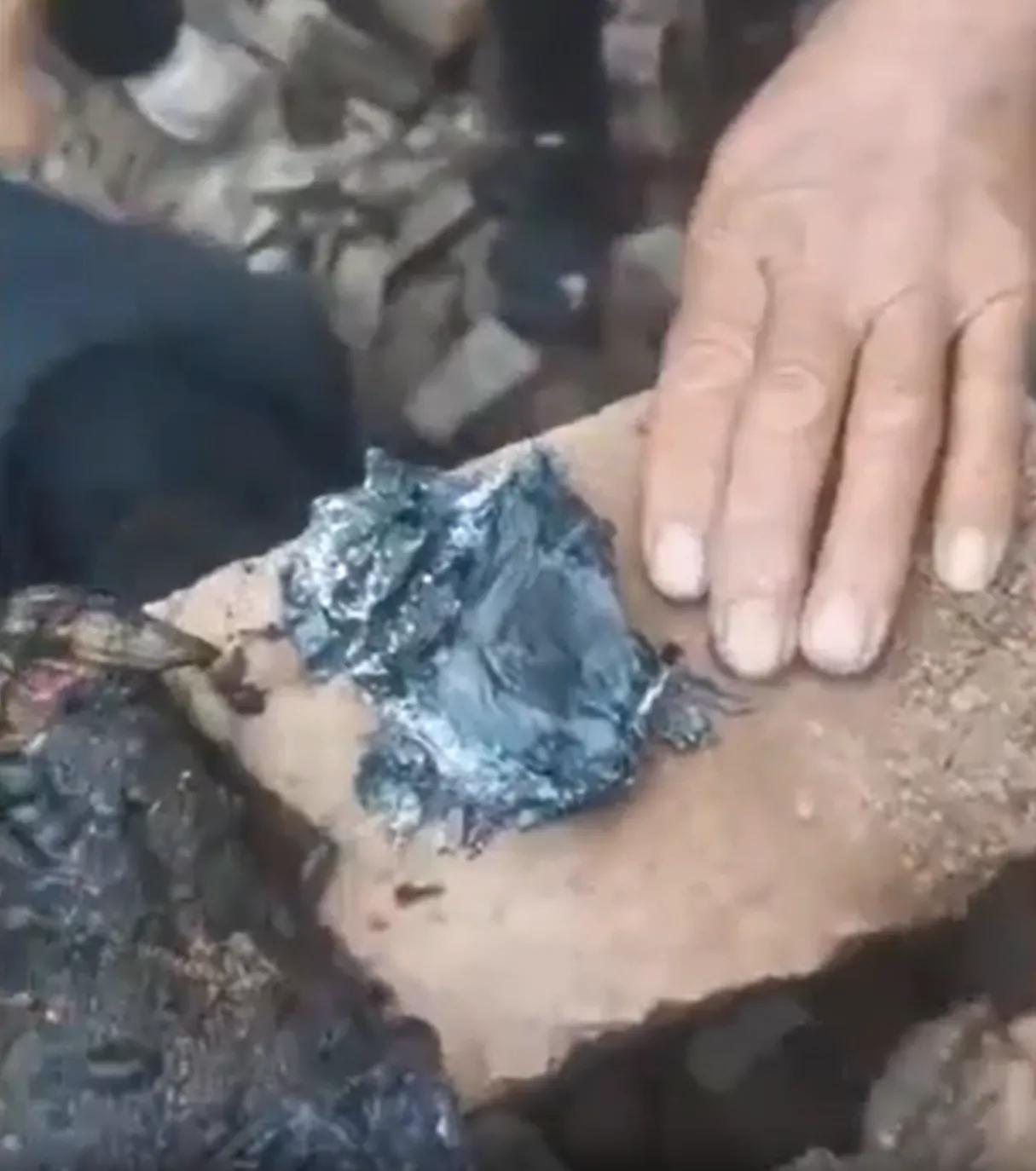 这下损失太大了！云南曲靖，一老人家中发生大火，幸运的是人没有事，但钱财上的损失就