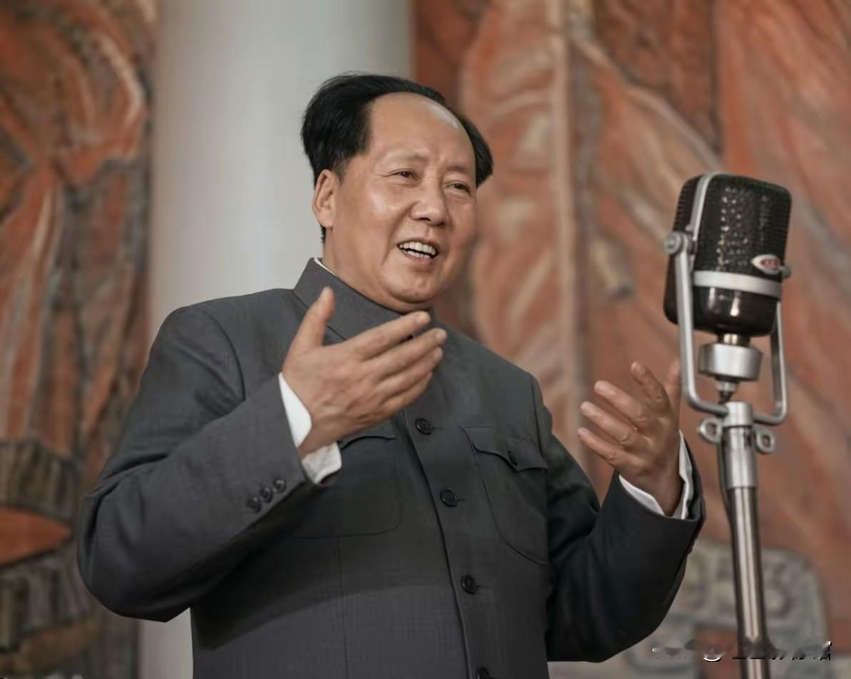 世界是你们的，也是我们的，但是归根结底是你们的。你们青年人朝气蓬勃，正在兴旺时期