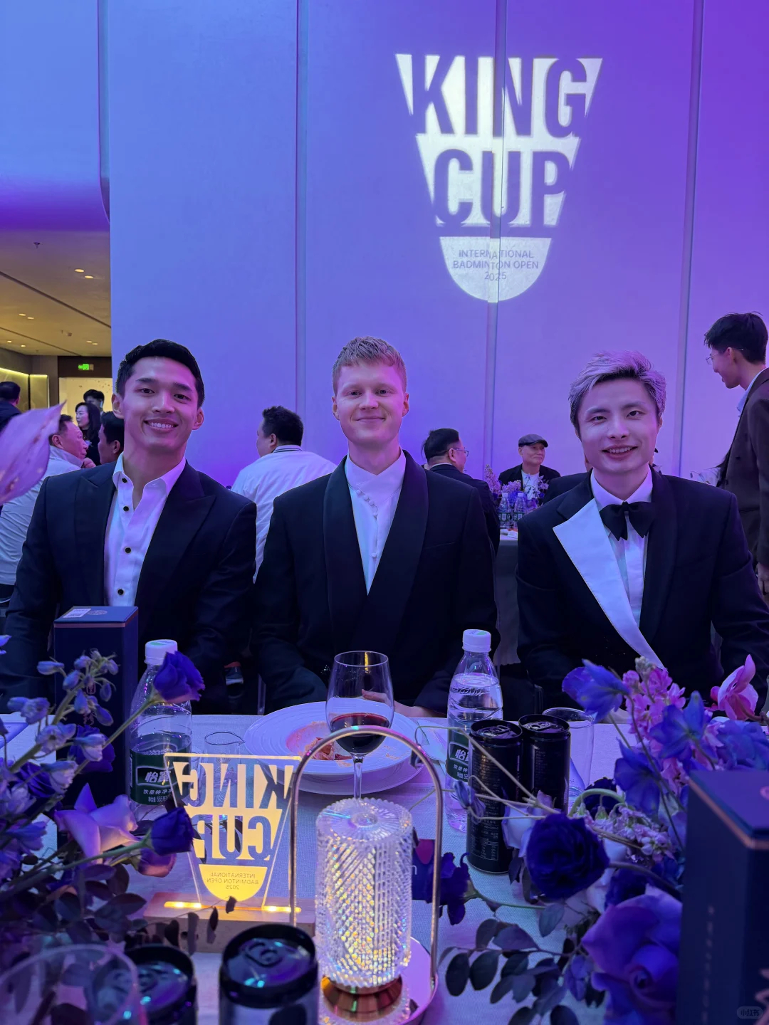 安东森🍠更新：👑👑👑 非常高兴能参加天王杯的开幕晚宴，身边坐着两位实力非