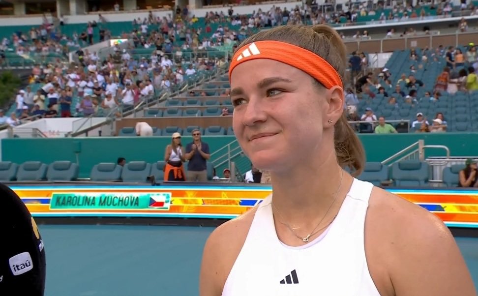 迈阿密1000赛 穆霍娃赛后接受采访，盛赞姆博科，穆霍娃加油，争取从下半区突围决