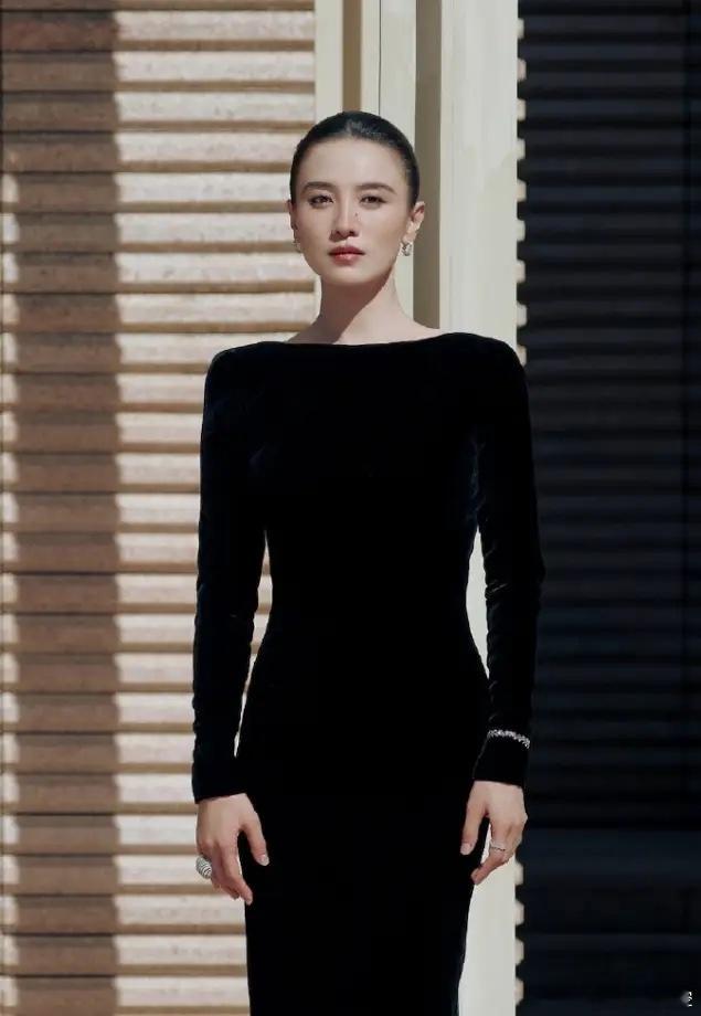 宋佳二封金鸡影后《好东西》已经是宋佳二封金鸡影后了，她这两年的事业发展非常猛，视