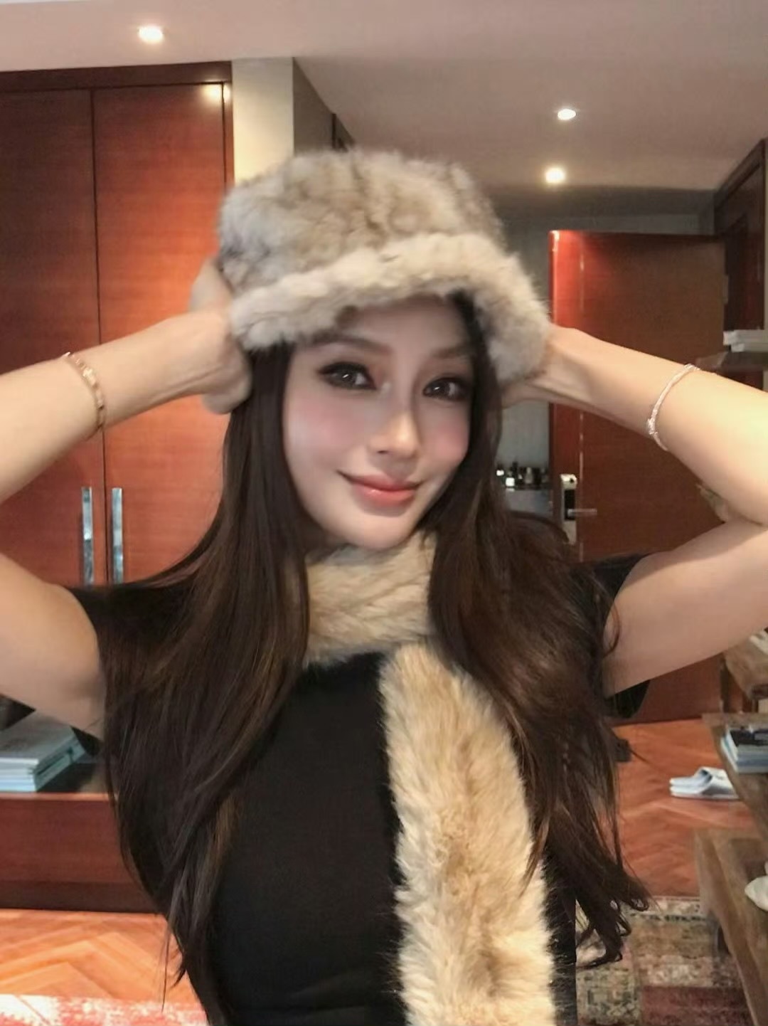 angelababy angelababy “我炙热明媚的爱，未曾泯灭，当花瓣吹
