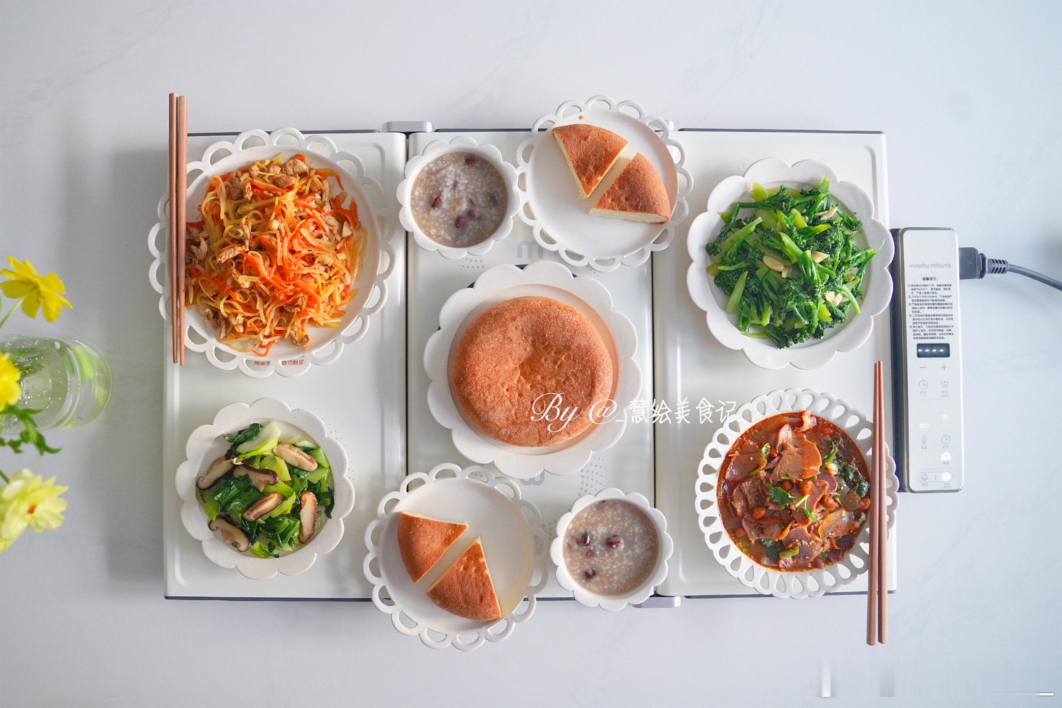 周末早午餐[鲜花]蒜蓉西兰苔、炒三丝、香菇油菜、夫妻肺片、奶酪饼、红豆粥~ ​​
