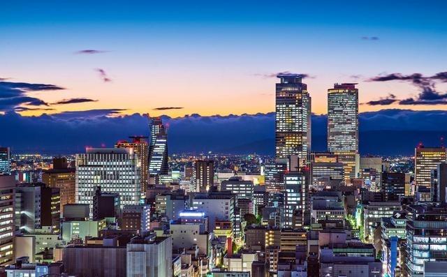 高市早苗会给日本带来无穷的灾难

高市早苗在2025年10月成为日本首位女性首相