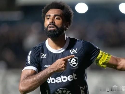 云南玉昆官宣10名球员加盟…云南玉昆官方宣布，克莱伯、卡约、徐新、石柯、邓涵文、