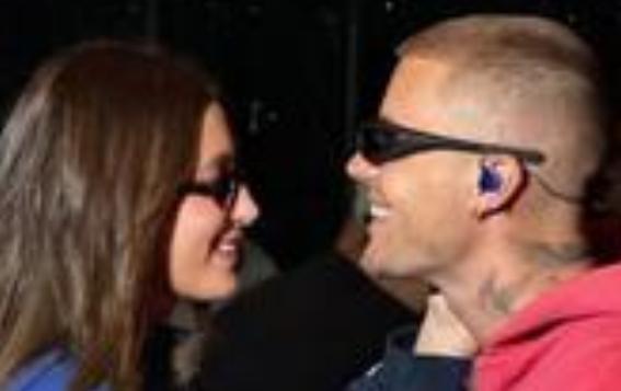 2026年4月科切拉音乐节期间，海莉带着20个月大的儿子杰克观看了贾斯汀·比伯的