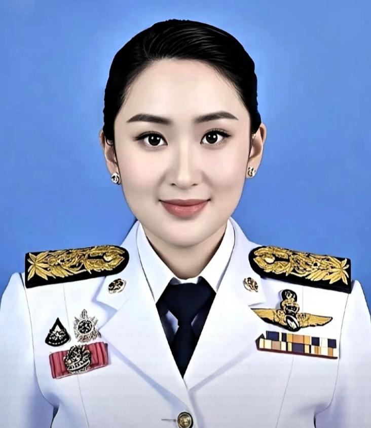 快报！泰国突然宣布了！

1月7日，泰国央行发布报告称，由于出口疲软、债务高企和