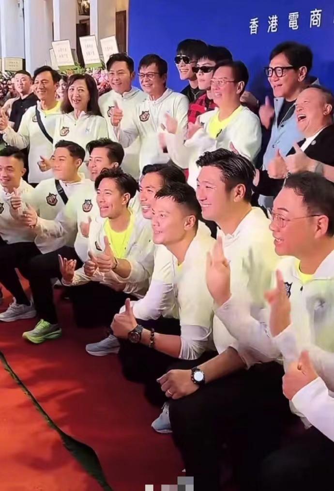 小杨哥现在排面这么大的吗？三只羊香港分公司开业，TVB等百位艺人接连出席，拍卖你