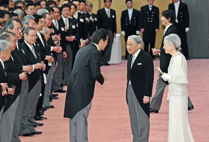 果不其然。
 
日本宫内厅突然宣布了。
 
令和元年德仁即位，行程看上去都是礼仪