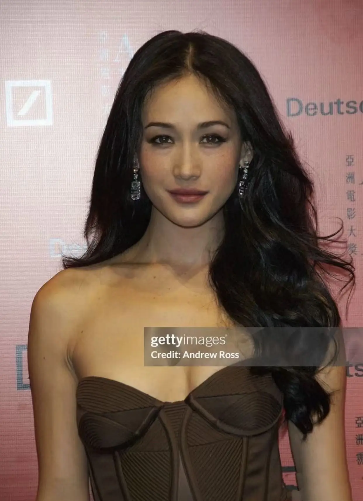 能配得上Maggie Q的男人究竟什么样。她是东西方混血的顶级女神，冷...