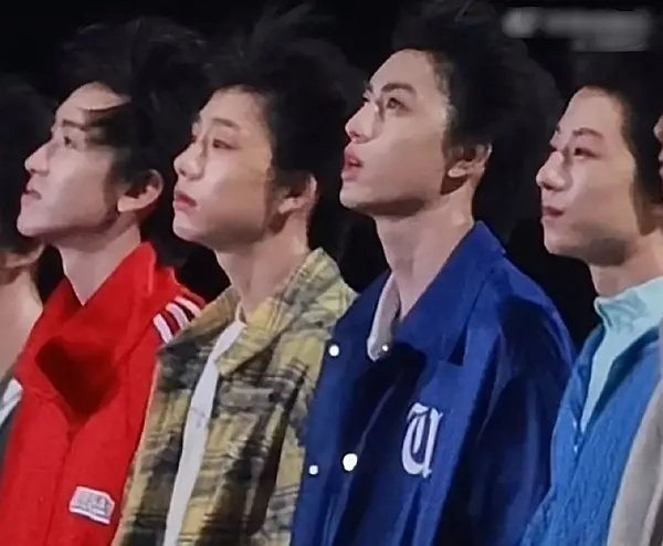 4A桂文恒奇露额头，赢？ 