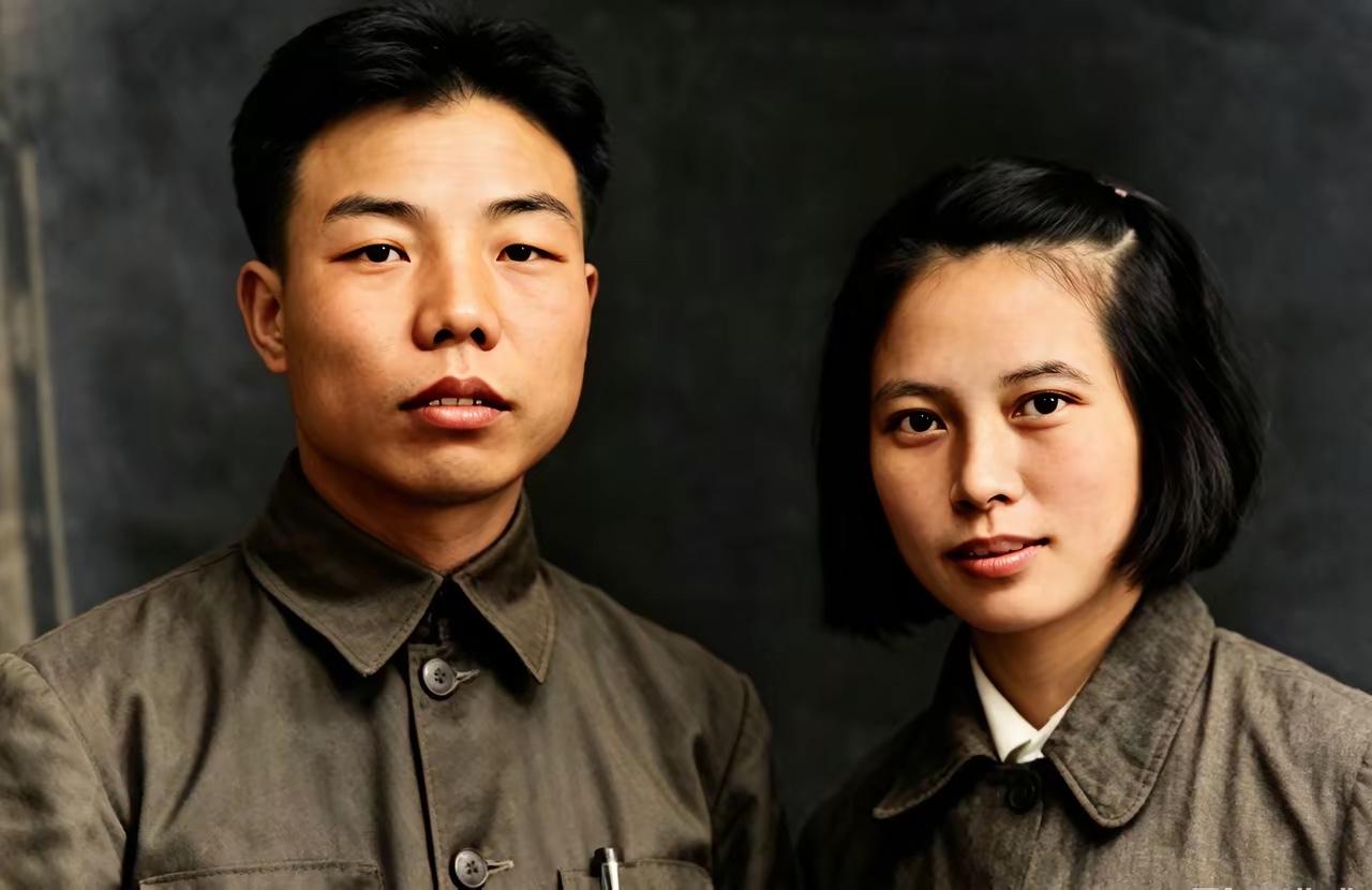 肖华，1916年生于江西兴国，大伙都叫他“娃娃将军”，1955年授衔时只有39岁