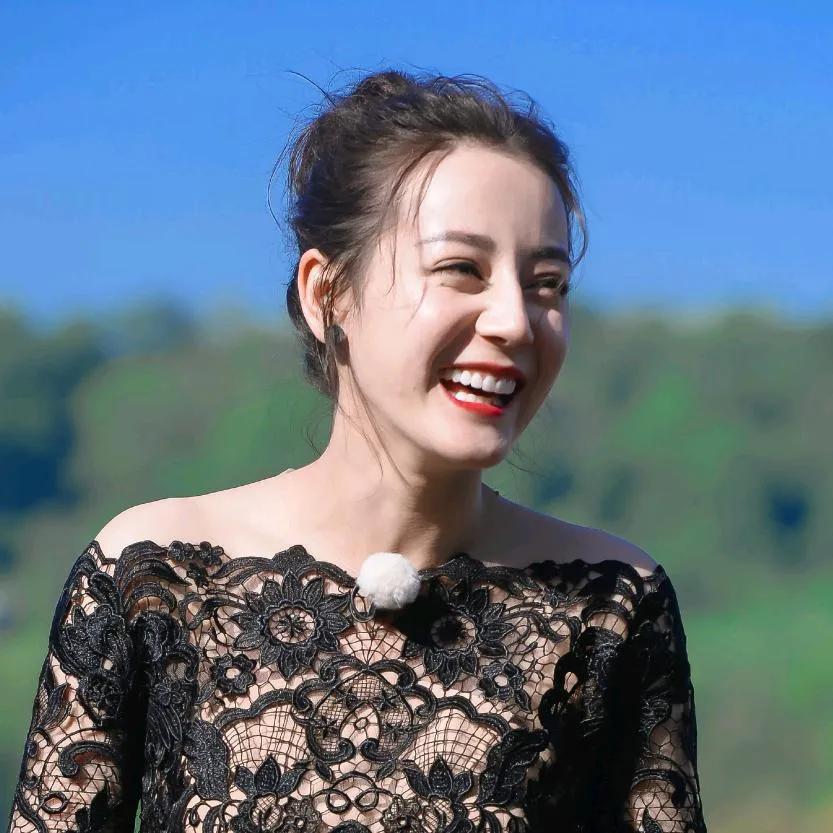 一个人的人品是装不出来的，这句话放在迪丽热巴身上真的特别合适。前几天她还因为工作