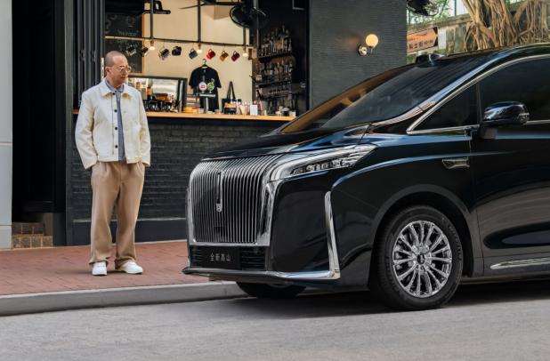 从引爆MPV市场到登陆春晚舞台，再到收获邓男子等一众明星认可，魏牌高山的每一步都