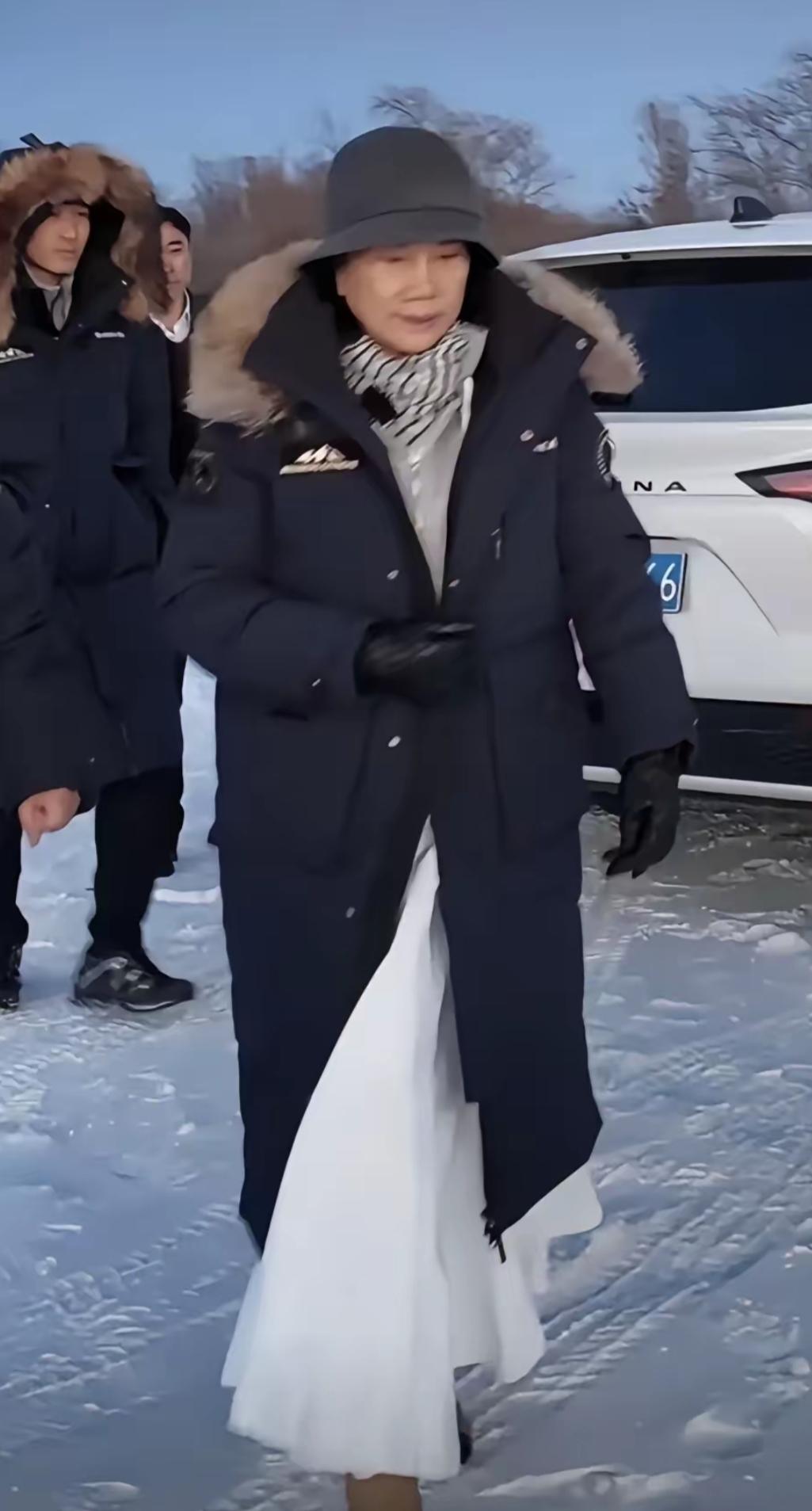 72岁的董明珠不惧零下30度的严寒，带着格力团队在黑瞎子岛做了100个小时不停机