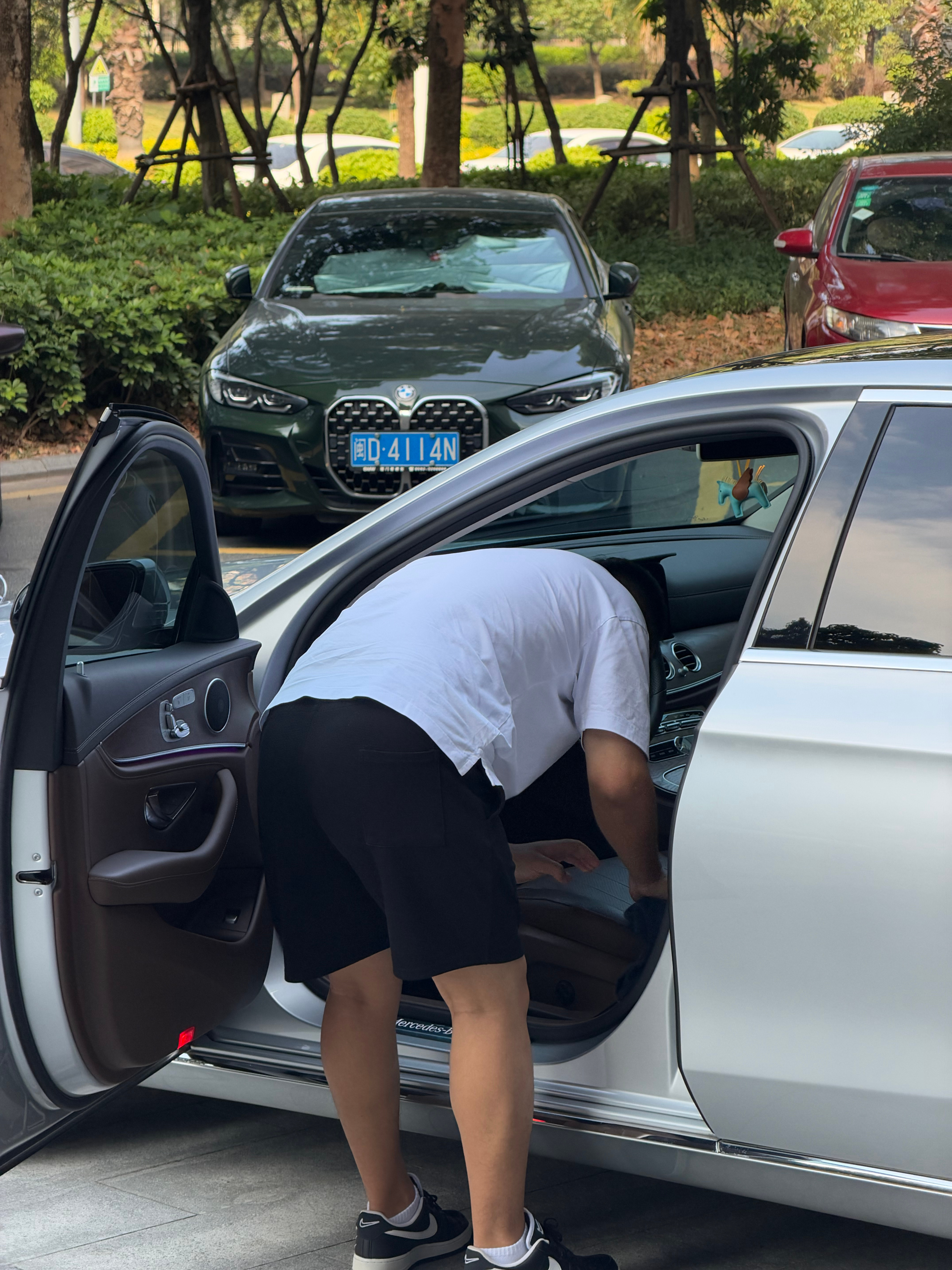 丙良的保留节目《丙良擦车》说来就来[泪奔] ​​​
