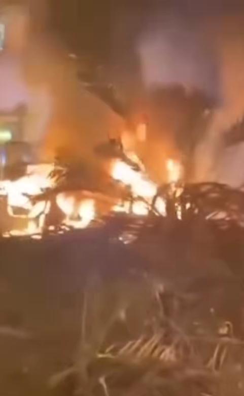 你好，你要大的胸。