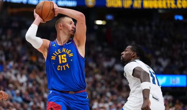 掘金客战森林狼胜率只有52%，约基奇的球队没有必胜的把握。

明天上午九点半，N