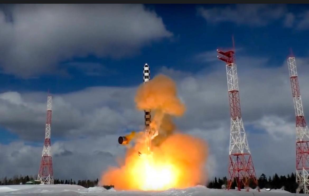 只剩核牌？
打了这么多年，场面大家都看在眼里。嘴上喊得再硬，现实却很骨感。常规战