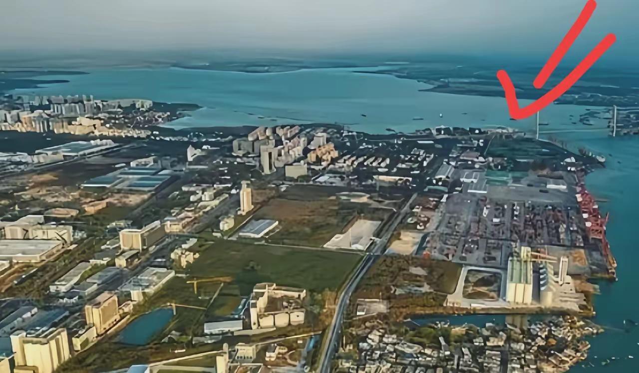 新加坡坐不住了！海南封关这天，马六甲的“躺赚时代”终结了
 
12月18日，海南