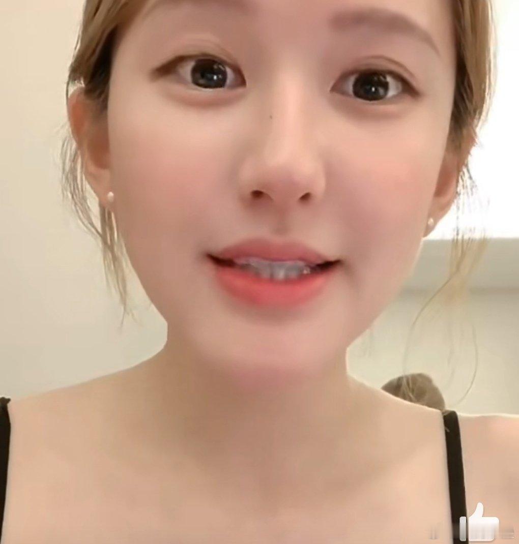 得意的恶相现在很有点.自私又飘的人身边没人管，一般结果都不会好 ​​​