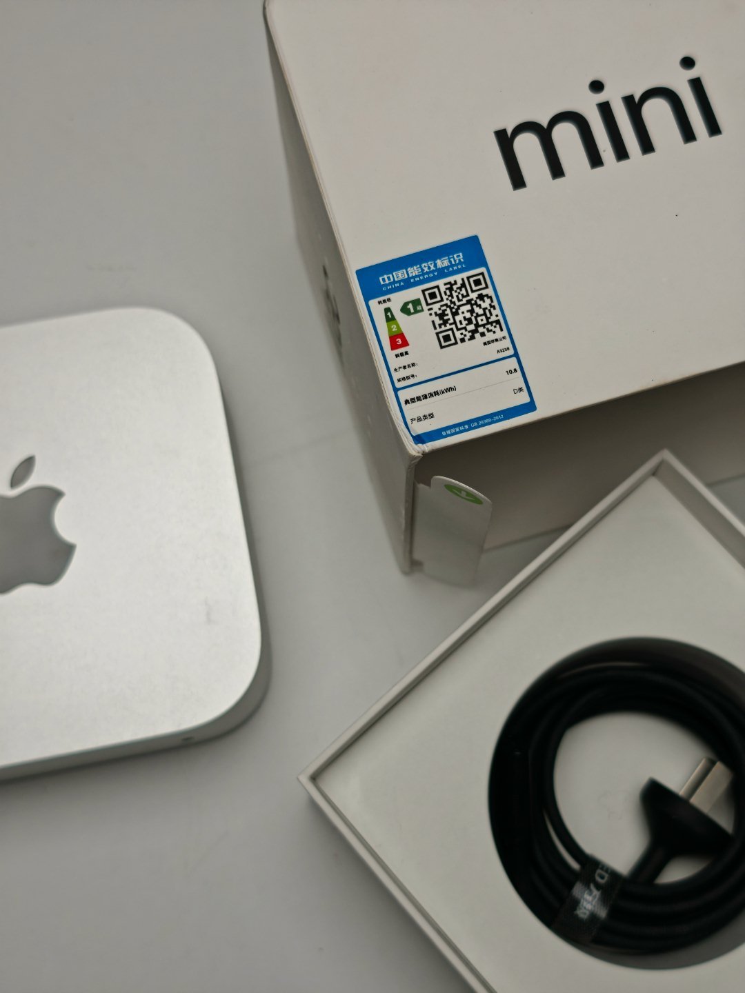 mac迷你小是真的小啊，但是这个东西，开机键是真的阴间 ​​​
