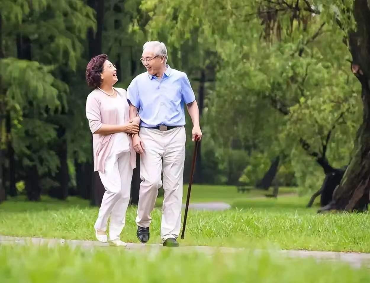 最养生的人，血管却最脆弱，她走了。
刘阿姨每天六点起床散步，不吃肥肉，少盐少油，