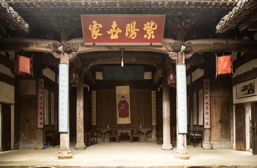 当浙江420万陈姓子孙在族谱上写下名字时，他们或许不会想到，这个占全省人口7.7