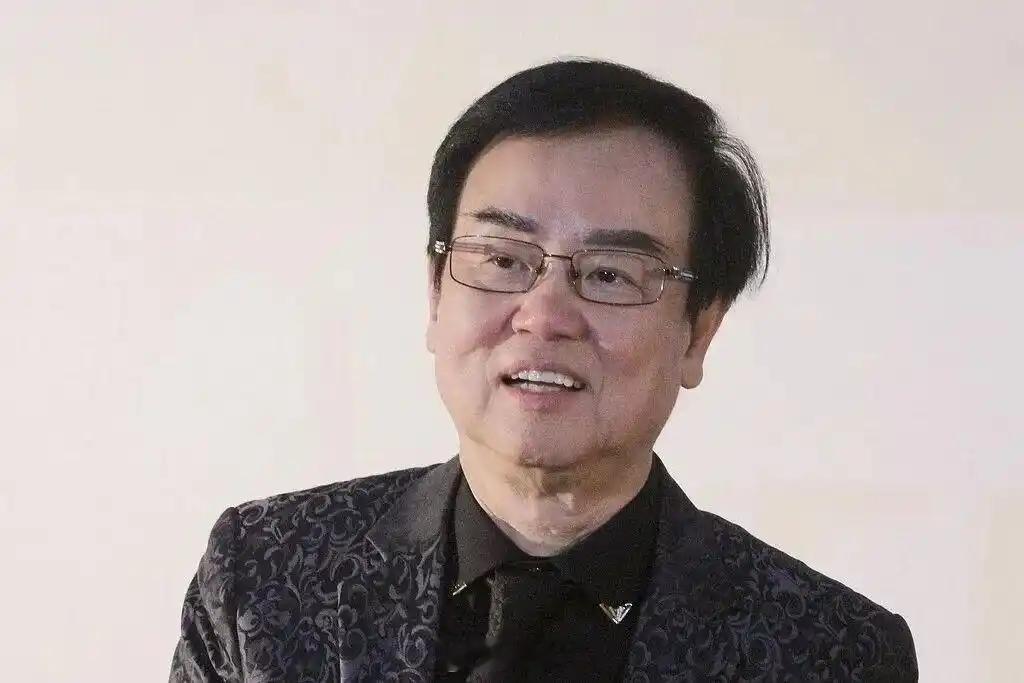 香港艺人黄百鸣因交易内幕罪被判入狱5个月黄百鸣律师法律律师说法律师以案说法犯罪 