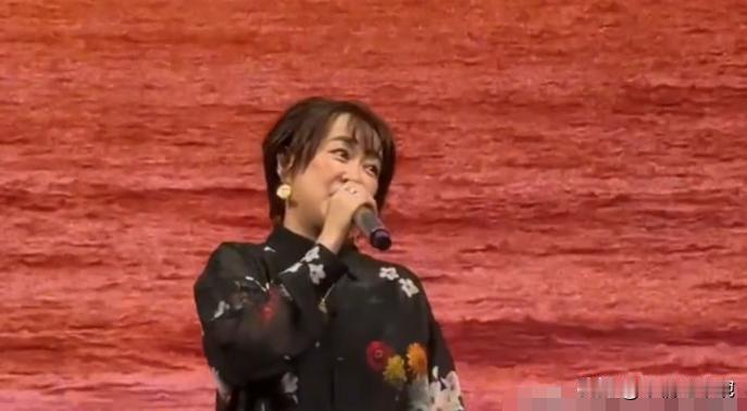 上海文旅终于做了一件让全国人民都看得起的事情：就在日本歌手大槻真希演唱会进行当中