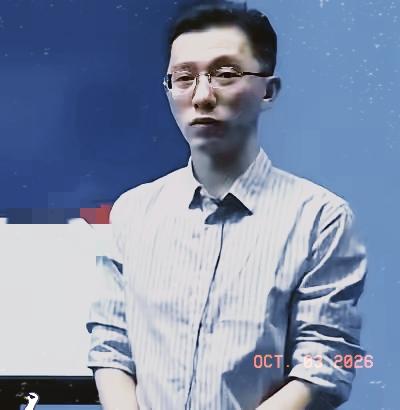拥有亮眼学霸履历的夫妻，双双在高校任职，没想到接连爆出争议，让人唏嘘。

妻子裴