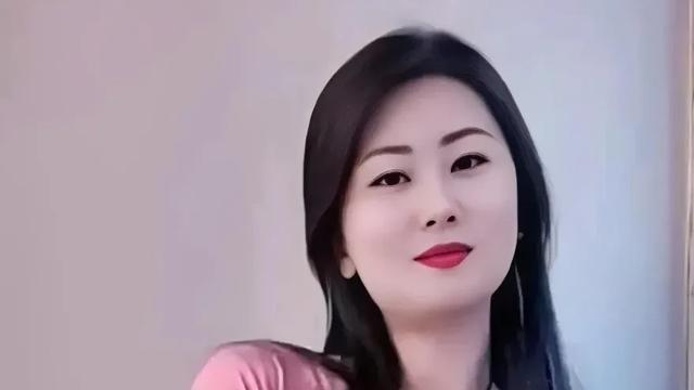 偏是情关难破解，
独为爱结不可容。
