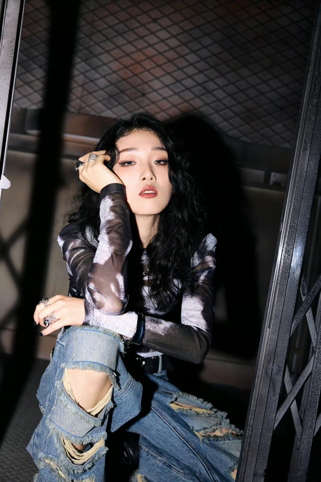 Yamy说新说唱选手飘了 新说唱里Yamy敢说大实话，点出选手飘了的问题毫不含糊