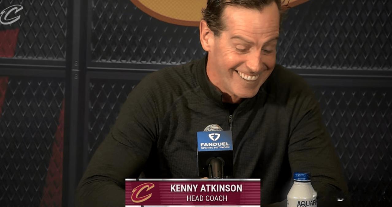 关键时刻拥有哈登和米切尔什么感觉？阿特金森：是一种奢侈的体验！

今日NBA常规