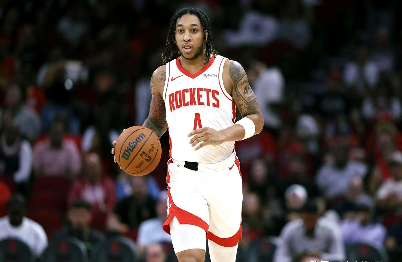 “乌度卡又整活！”火箭刚止连败，评论区直接炸锅。
 

16场边缘人戴维森被提前