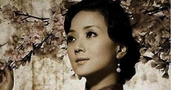 1951年国民党女特务王化琴，被解放军战士押往刑场，就在行刑队准备拉响枪栓时，一