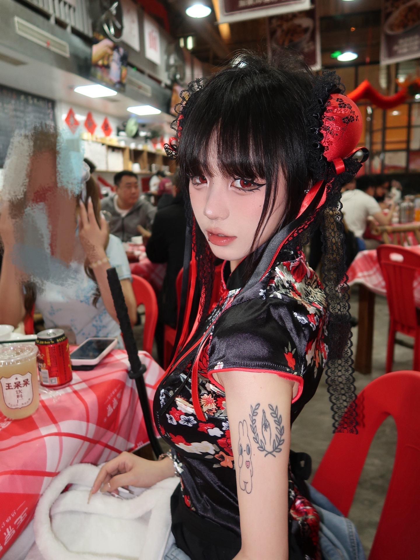 我怎么用力都也走不到你心里