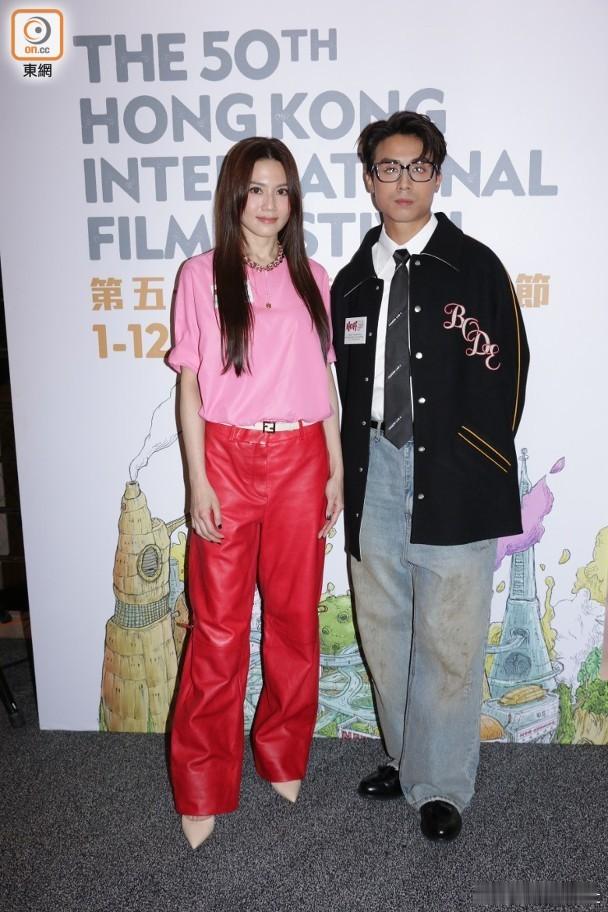 演員周秀娜與江𤒹生(Anson Kong）晚上在尖沙咀文化中心出席電影《大分瓶