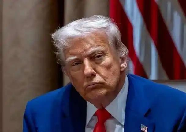 万万没想到，美国根本造不出完整手机！特朗普“爱国手机”撕下伪装，被实锤由中国企业