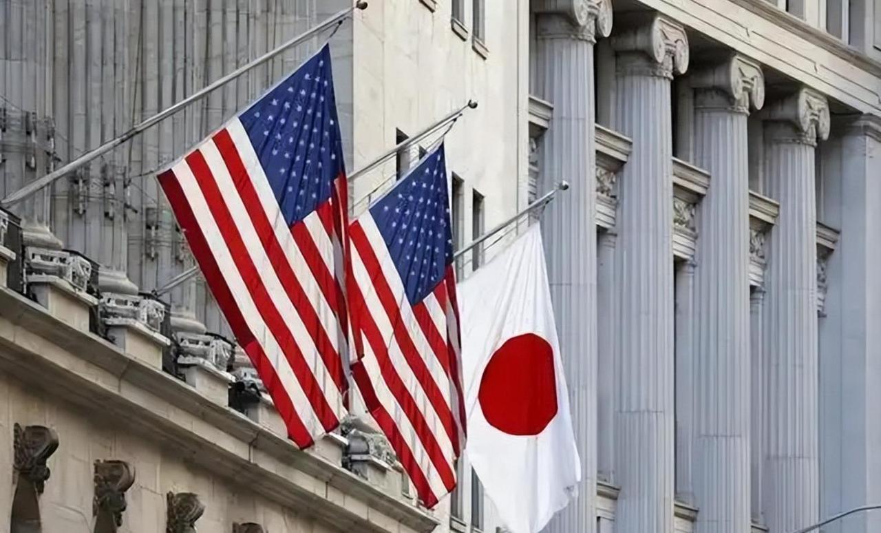 日本突然求救，日元危机背后藏着更大的算盘：美国为什么急着出手，美债风险为何可能被