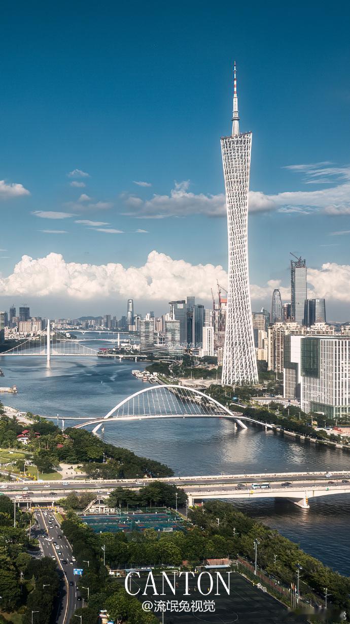 真不明白一些重庆人是咋想的，每年几万几十万的跑到广州去干苦力打工，转身就在网上叫