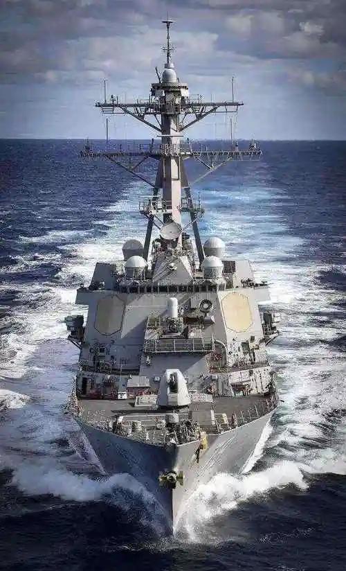 “伤害性不大，侮辱性极强！”就在特朗普吹嘘美军军舰通过霍尔木兹海峡，并且正在进行