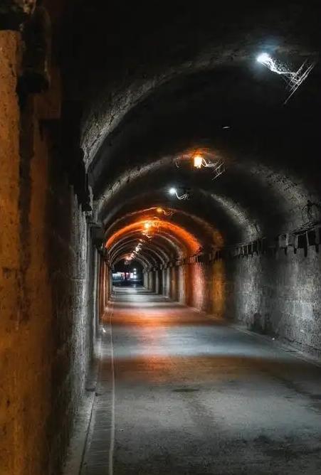 基辛格警告：核战一旦爆发，中国可能仅剩5地能保命，无处可逃！

基辛格这位刚走不