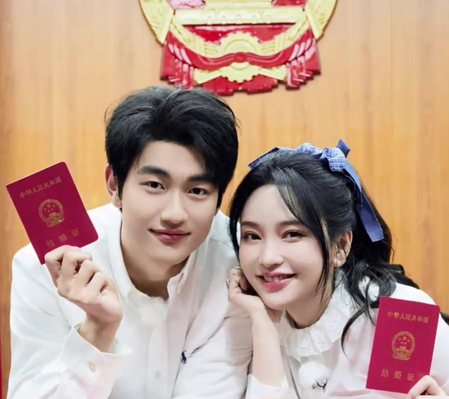 以爱之名，以余生为期💌
见过万千风景，最好的归宿，一直是你
恭喜我们，合法共度