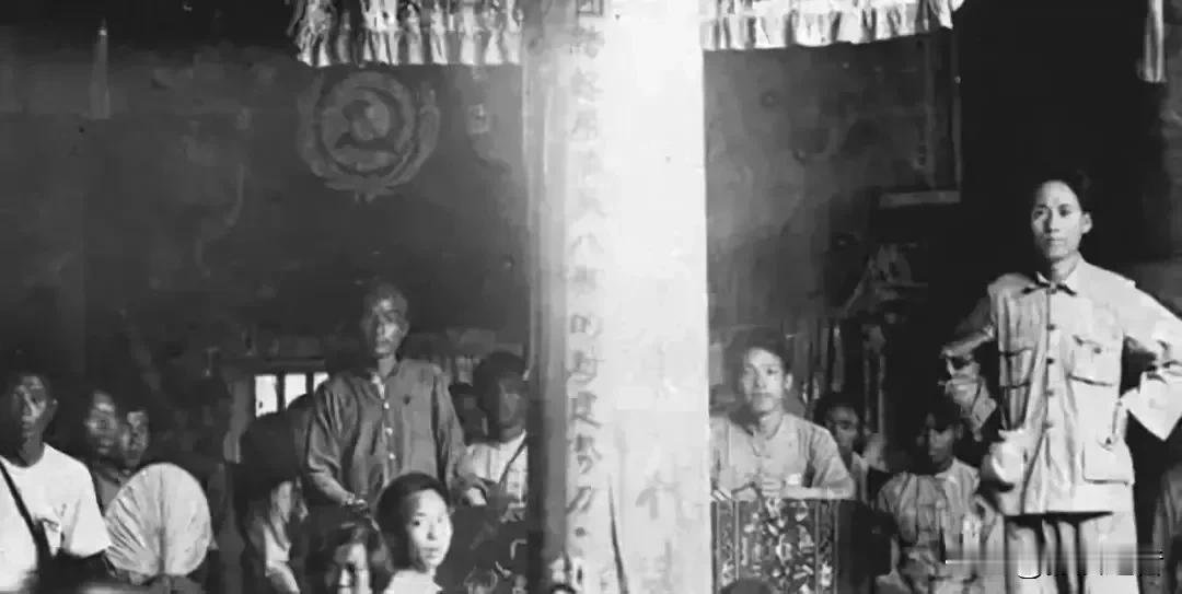 1935年元月，遵义会议确立了毛主席的领导地位。
[赞][玫瑰][赞]