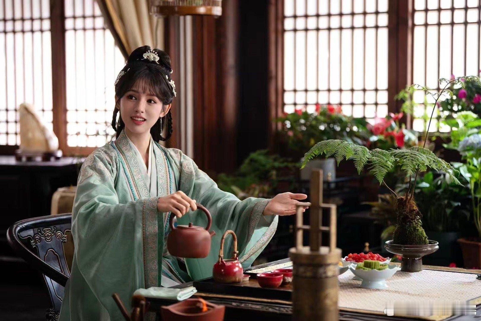 看着鹤男头像从模糊到高清，从配角到主角，这种“女儿长大了”的欣慰感太强烈！每个新