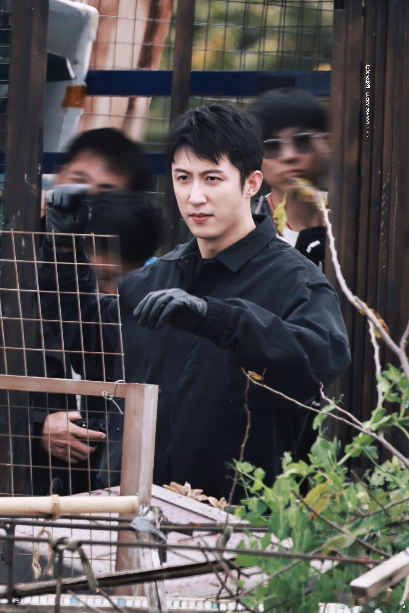 黄景瑜职业生涯长长的 黄景瑜新剧官宣杀青，检察官形象从特辑里就透着质感！前阵子还